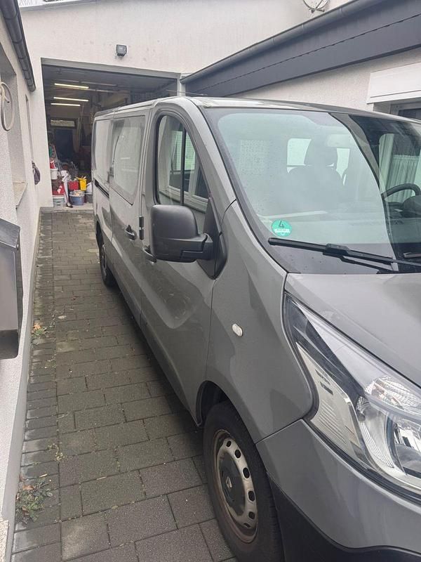 Gebraucht Renault Trafic 121 PS (88 kW) 2017 Grau Van / Kleinbus