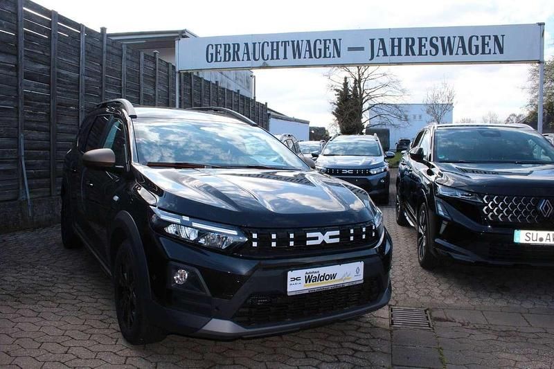 Neu Dacia Jogger Extreme 110 PS (80 kW) 2026 Perlmuttschwarz metallic Van / Kleinbus