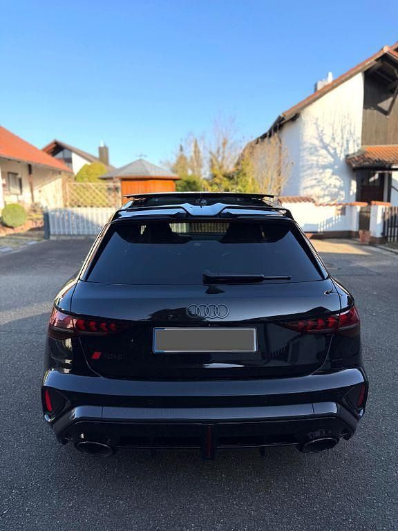 Gebraucht Audi RS3 Ambiente 400 PS (294 kW) 2025 Schwarz Limousine