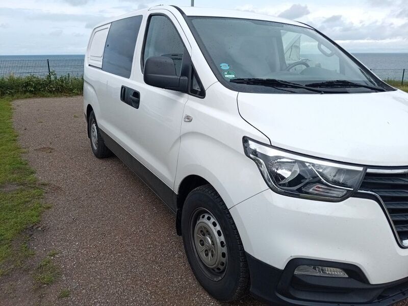 Weiß Gebraucht 2019 Hyundai H-1 Van / Kleinbus | 22.500 € (Fairer Preis) - Bild 1/4
