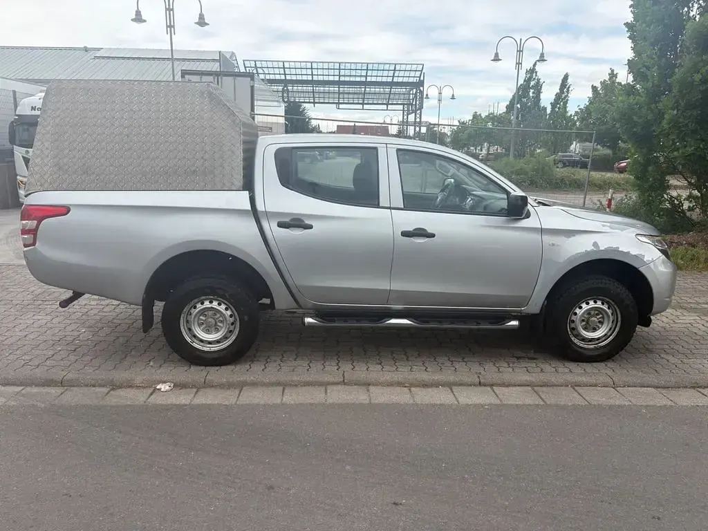 Gebraucht Mitsubishi L200 154 PS (113 kW) 2016 Silber Pickup