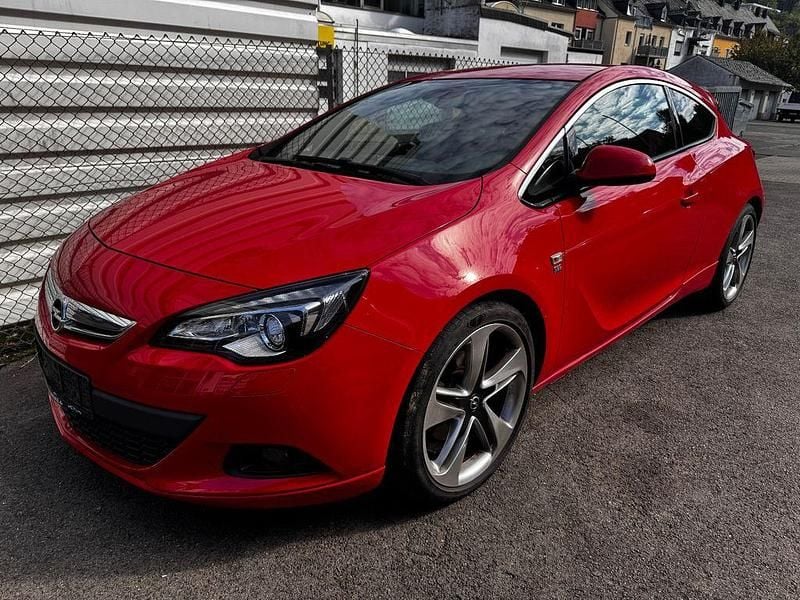 Rot Gebraucht 2013 Opel Astra GTC OPC Coupé | 5.690 € (Guter Preis) - Bild 1/4