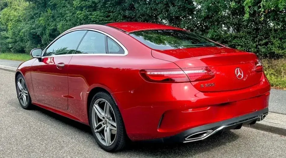 Gebraucht Mercedes E300 AMG line 245 PS (180 kW) 2018 Rot Coupé