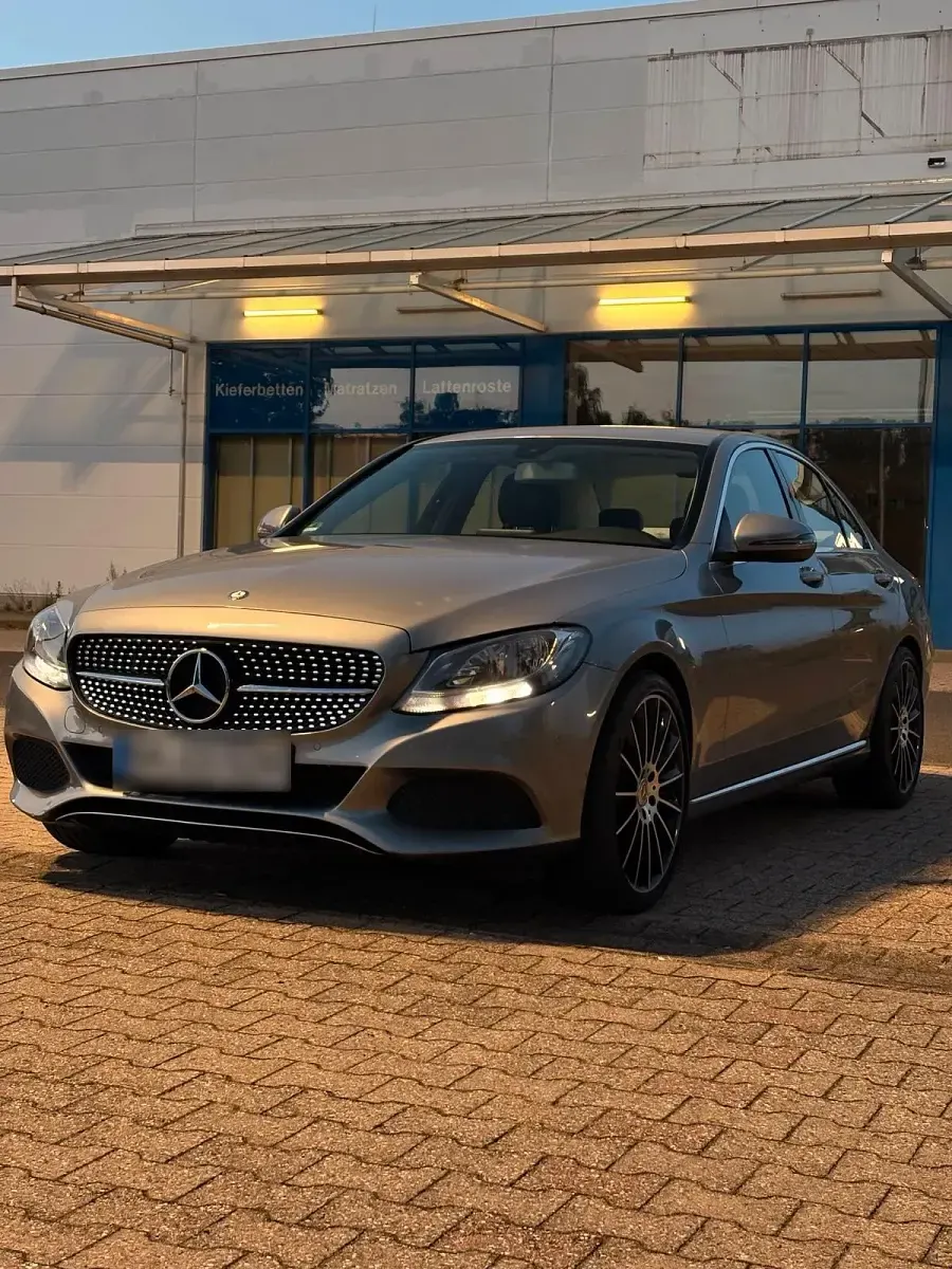 Gebraucht Mercedes C180 156 PS (114 kW) 2016 Grau Limousine