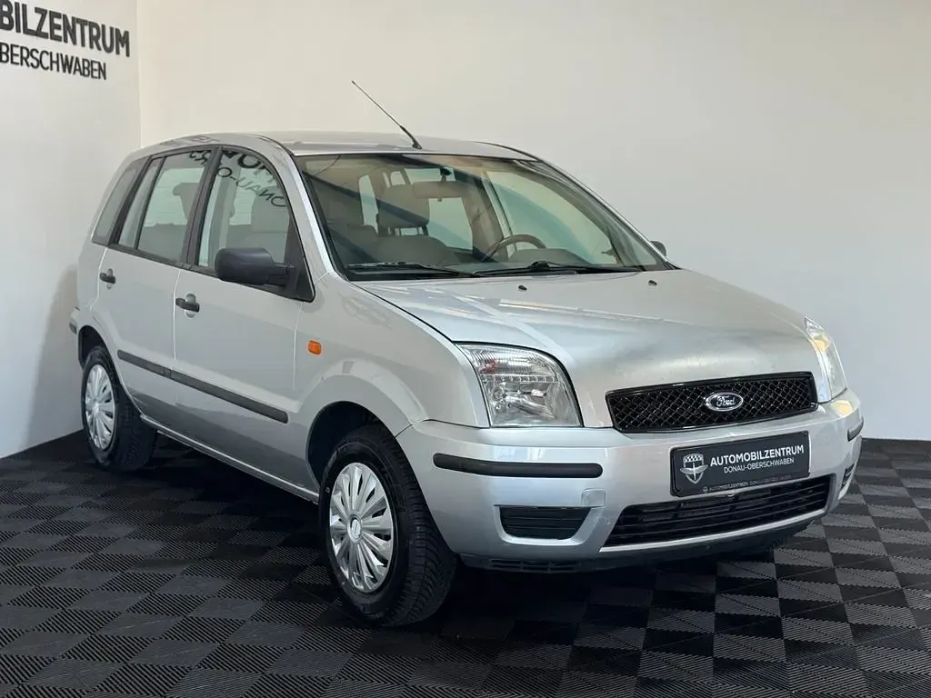 Second-hand Ford Fusion 101 CP (74 kW) 2004 Argintiu Hatchback