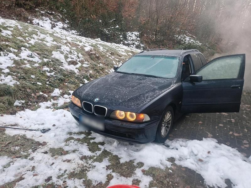 Gebraucht BMW 530 193 PS (141 kW) 2002 Blau Kombi