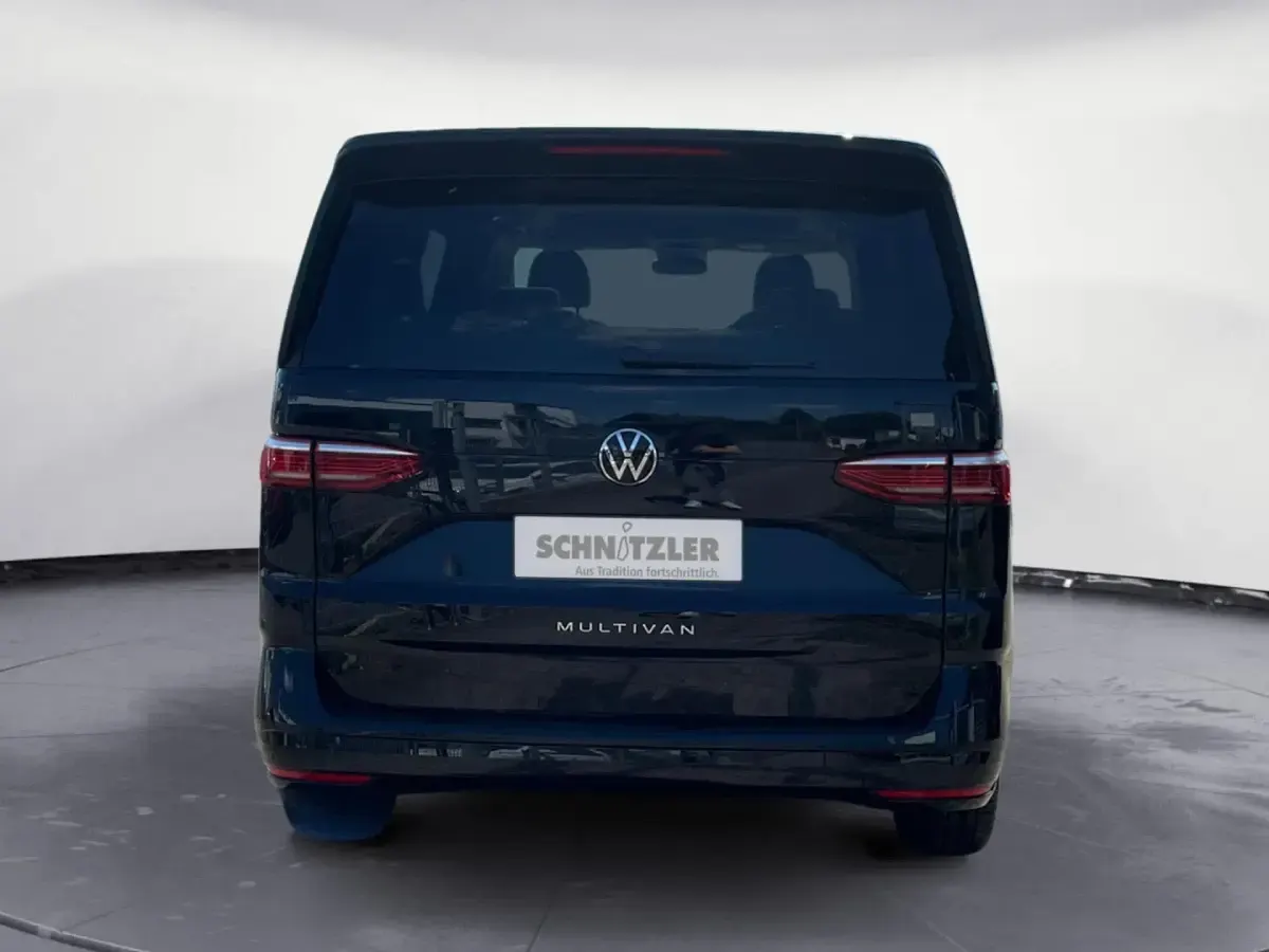 Gebraucht VW Multivan Life 150 PS (110 kW) 2024 Schwarz Van / Kleinbus