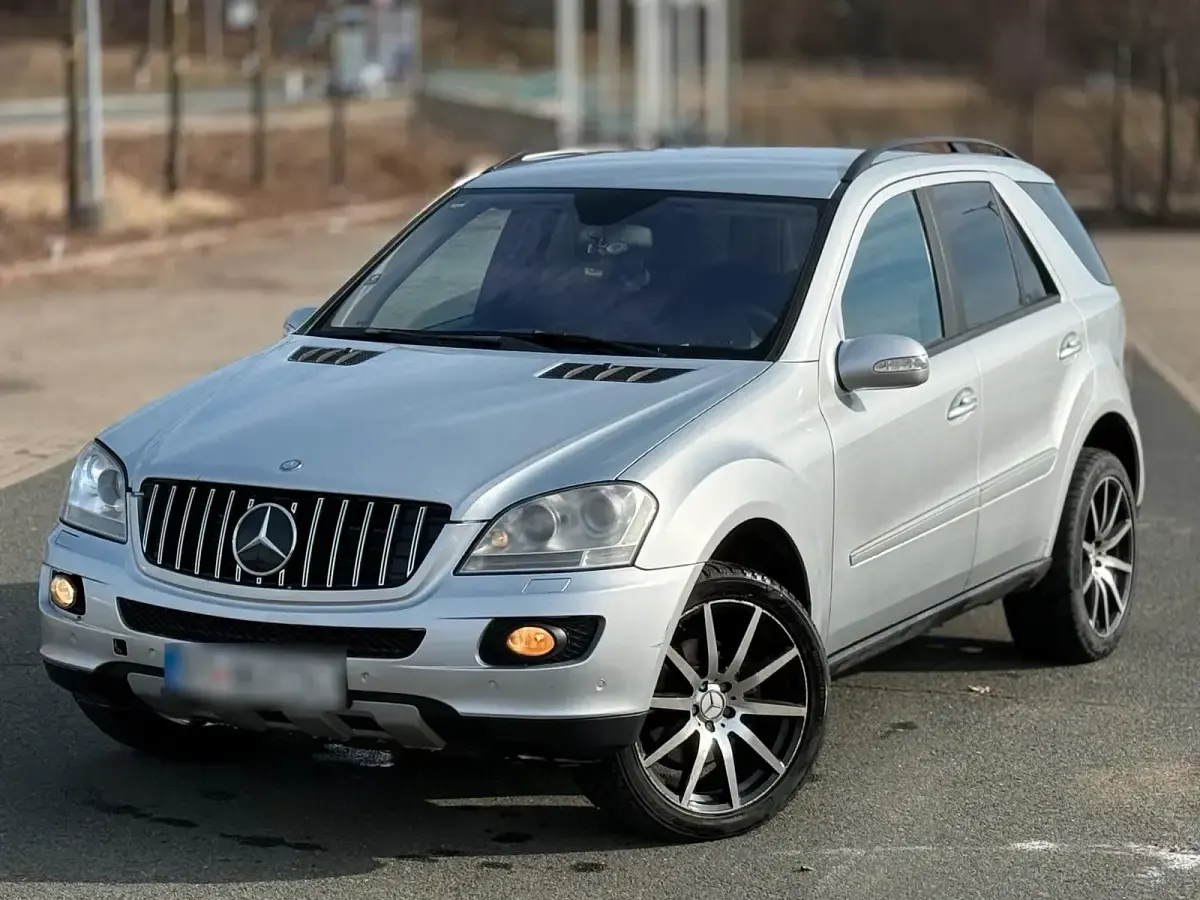 Gebraucht Mercedes ML320 224 PS (164 kW) 2006 Grau SUV