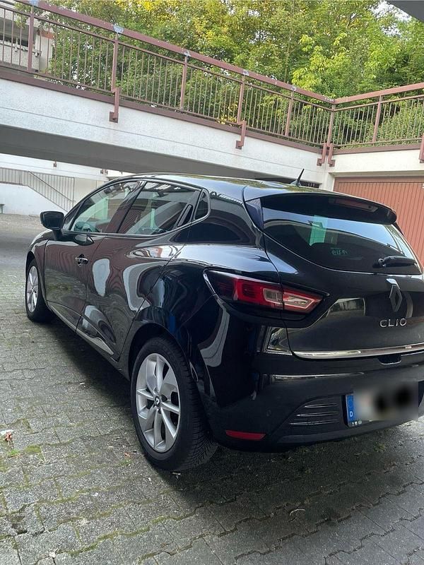 Gebraucht Renault Clio IV LIMITED 73 PS (53 kW) 2016 Schwarz Kleinwagen