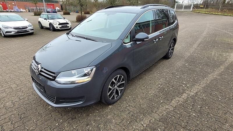 Gebraucht VW Sharan Comfortline 150 PS (110 kW) 2018 Grau Van / Kleinbus
