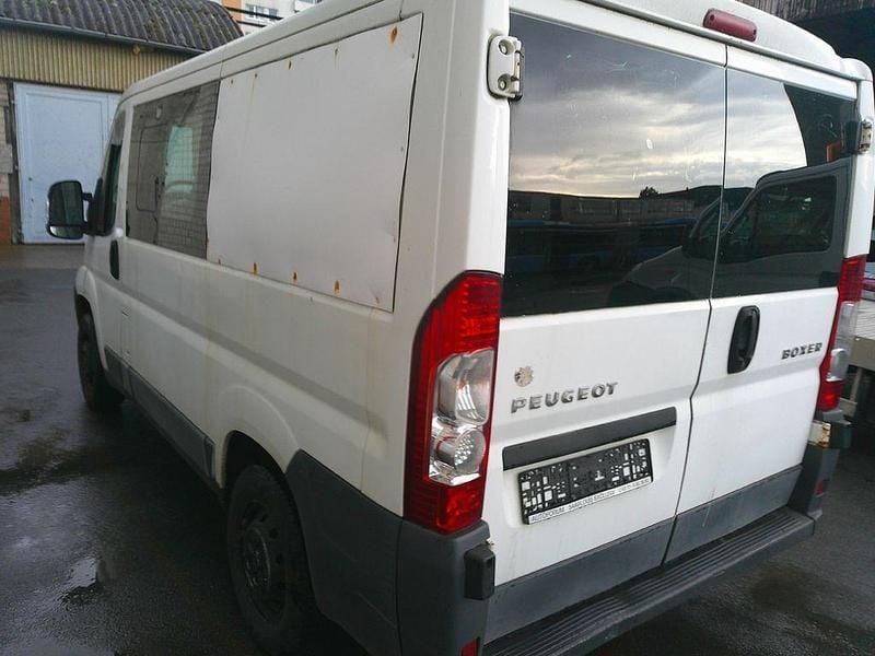 Gebraucht Peugeot Boxer 101 PS (74 kW) 2011 Weiß Van