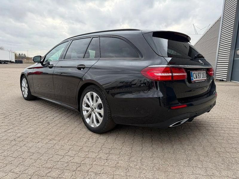 Gebraucht Mercedes E350 AMG line 258 PS (189 kW) 2017 Schwarz