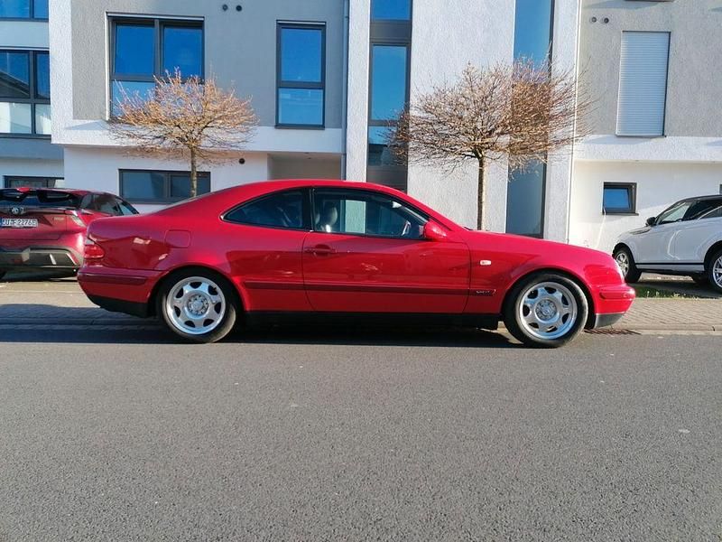 Gebraucht Mercedes CLK230 193 PS (141 kW) 1998 Rot Coupé