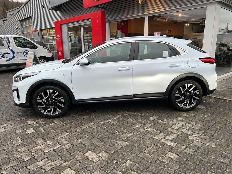 Gebraucht Kia XCeed Vision 140 PS (102 kW) 2024 Weiß SUV