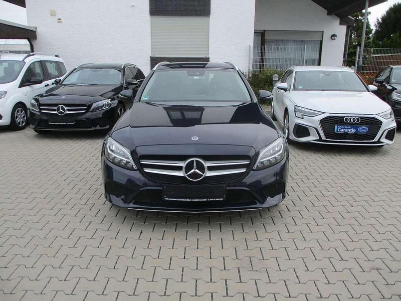 Gebraucht Mercedes C180 156 PS (114 kW) 2020 Blau Kombi