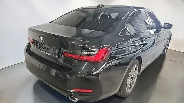 Gebraucht BMW 320 Shadowline 190 PS (139 kW) 2023 Saphirschwarz Limousine