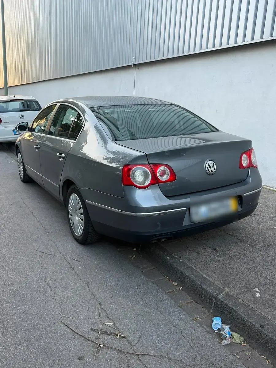 Gebraucht VW Passat 140 PS (102 kW) 2005 Grau Limousine