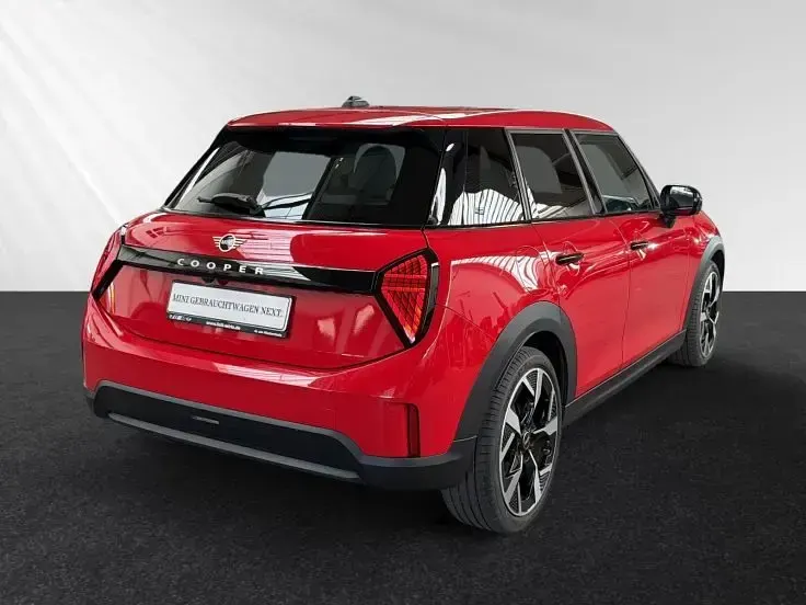 Gebraucht Mini Cooper 114 kW (156 PS) 2025 Chili red ii Kleinwagen