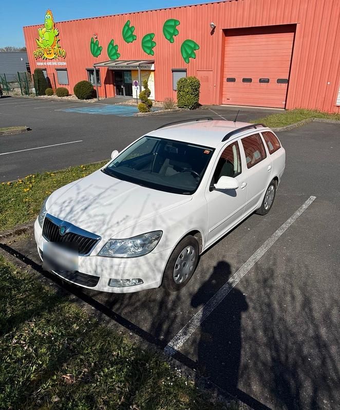 Gebraucht Skoda Octavia 105 PS (77 kW) 2011 Kombi