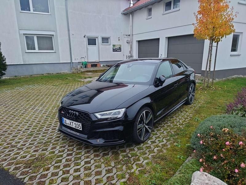 Schwarz Gebraucht 2020 Audi RS3 Limousine | 45.500 € (Guter Preis) - Bild 1/4