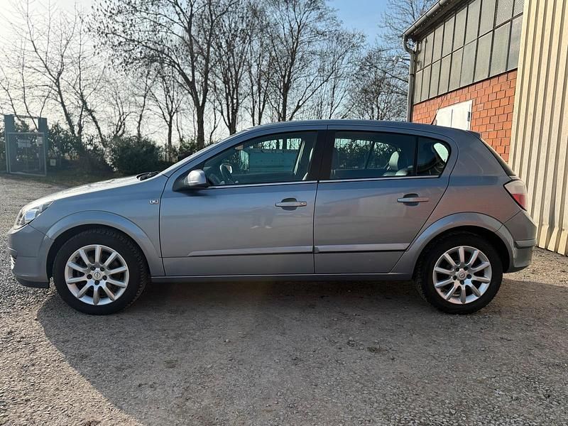 Gebraucht Opel Astra 101 PS (74 kW) 2004 Grau Limousine