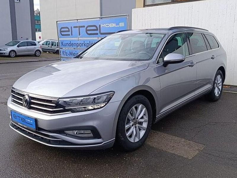 Gebraucht VW Passat Business 150 PS (110 kW) 2023 Silber Kombi