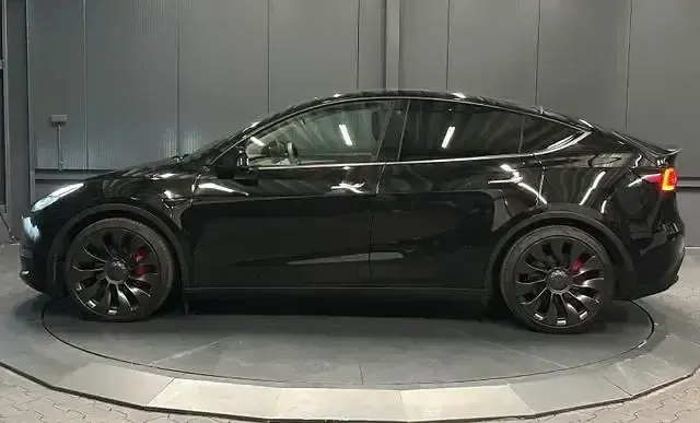 Gebraucht Tesla Model Y Performance 392 kW (534 PS) 2024 Schwarz metallic SUV