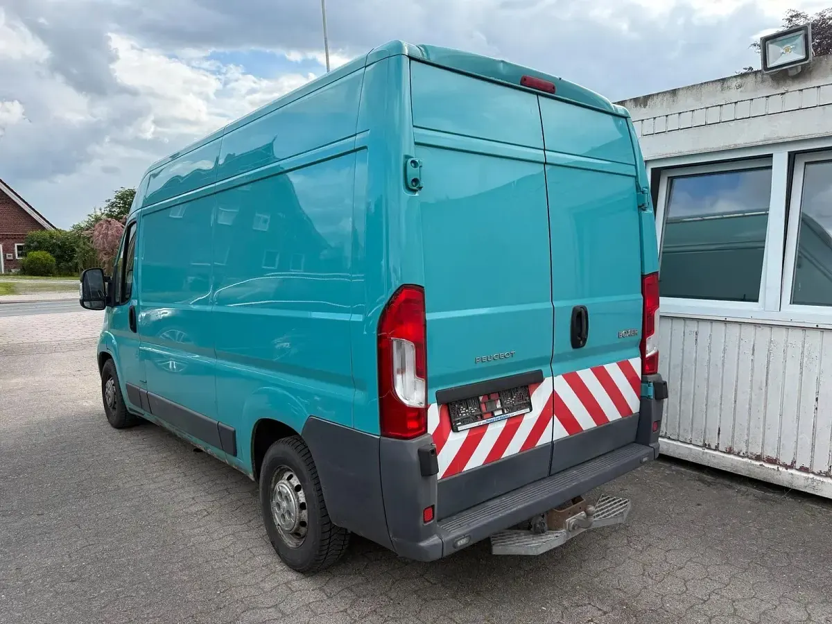 Gebraucht Peugeot Boxer 131 PS (96 kW) 2015 Grün Van