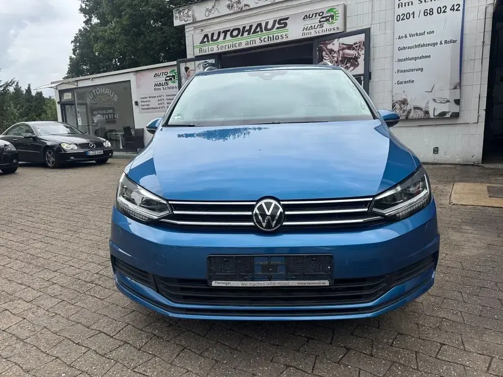 Gebraucht VW Touran Active 150 PS (110 kW) 2022 Blau Van / Kleinbus