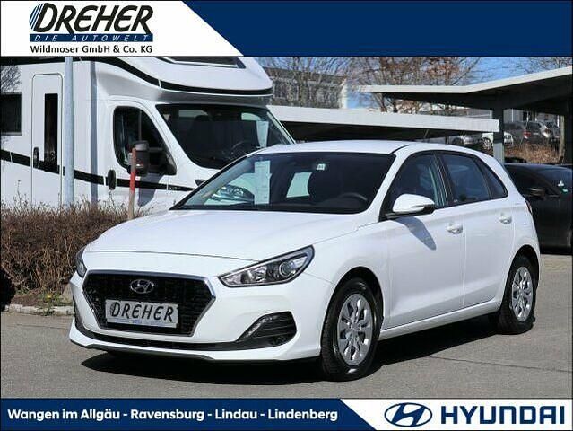 Gebraucht Hyundai i30 Select 120 PS (88 kW) 2020 Polar white Limousine