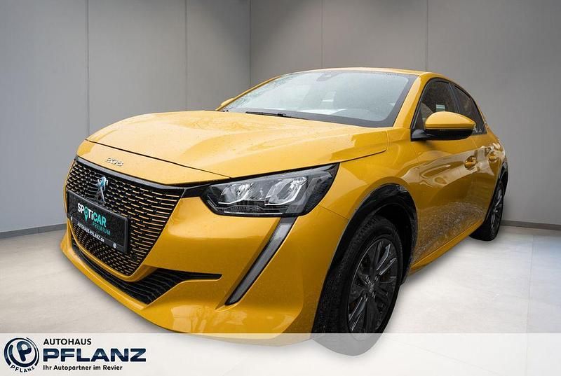 Gelb Gebraucht 2021 Peugeot e-208 Active Kleinwagen | 16.890 € (Fairer Preis) - Bild 1/4