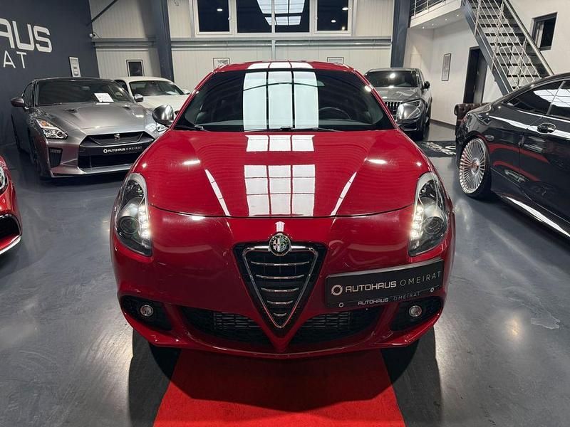 Gebraucht Alfa Romeo Giulietta Turismo 170 PS (125 kW) 2013 Rot Limousine