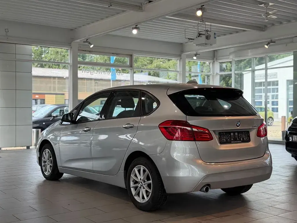 Gebraucht BMW 218 Active Tourer Sport Line 136 PS (100 kW) 2017 Silber Van / Kleinbus