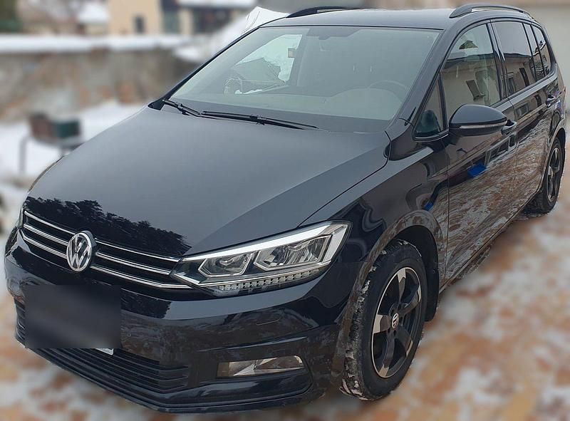 Gebraucht VW Touran Comfortline 150 PS (110 kW) 2015 Schwarz Van / Kleinbus