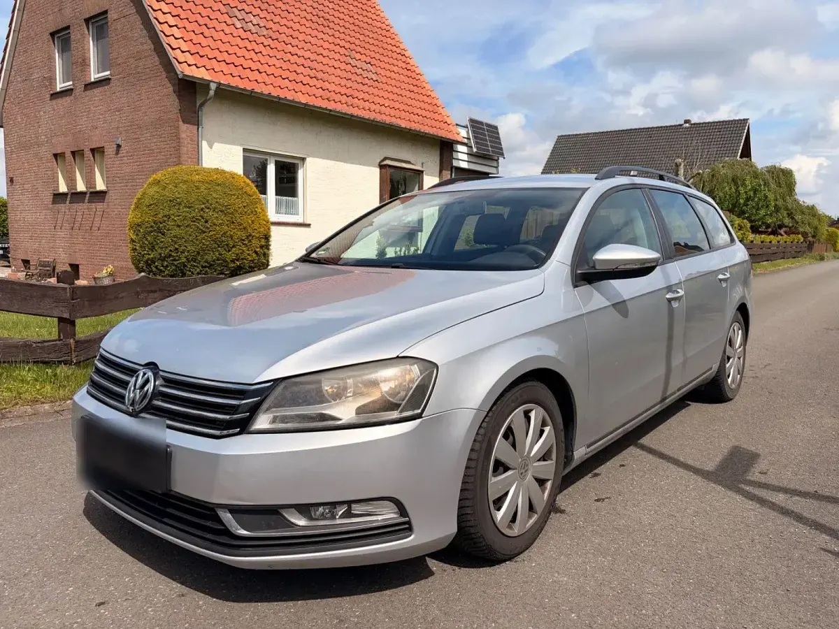 Gebraucht VW Passat 122 PS (89 kW) 2011 Silber Kombi