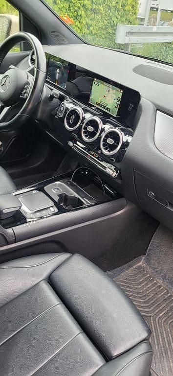 Gebraucht Mercedes B180 118 PS (86 kW) 2021 Beige Van / Kleinbus