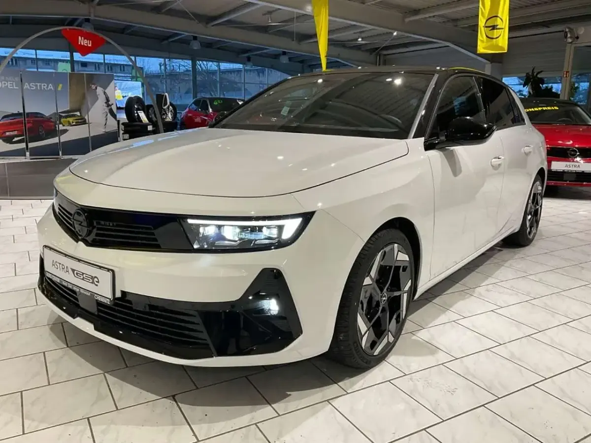 Gebraucht Opel Astra GSe 224 PS (164 kW) 2023 Weiß Limousine