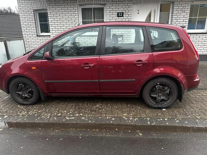 Second-hand Ford Focus 116 CP (85 kW) 2004 Roșu Break