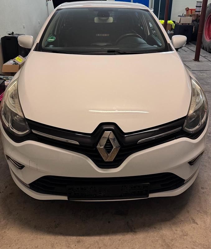 Weiß Gebraucht 2017 Renault Clio IV Kleinwagen | 6.650 € (Superpreis) - Bild 1/4