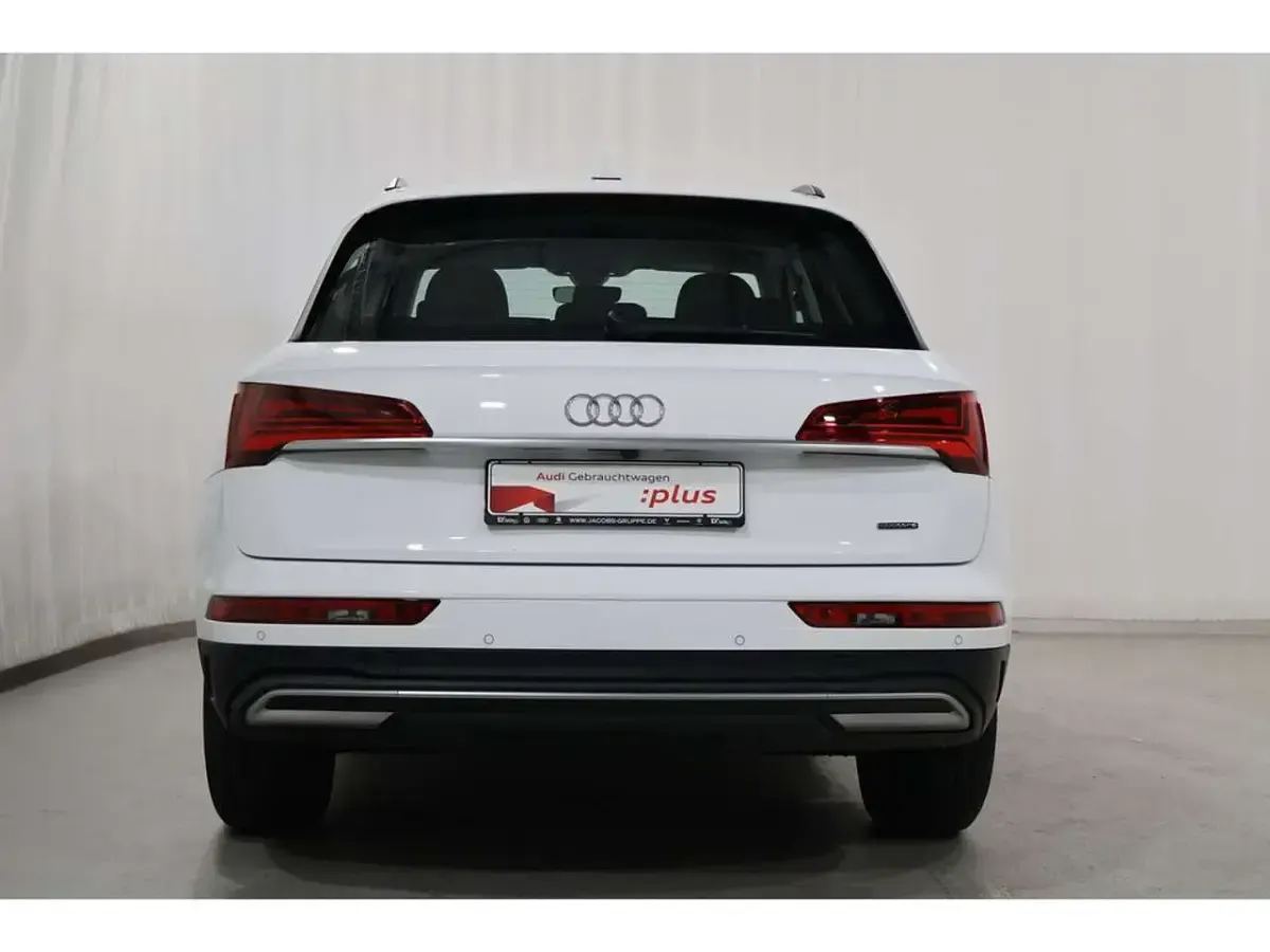 Gebraucht Audi Q5 Basis 204 PS (150 kW) 2025 Arkonaweiß SUV