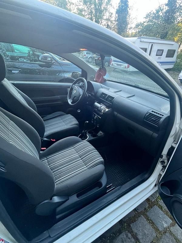 Usata VW Fox 54 CV (39 kW) 2007 Bianco Utilitaria