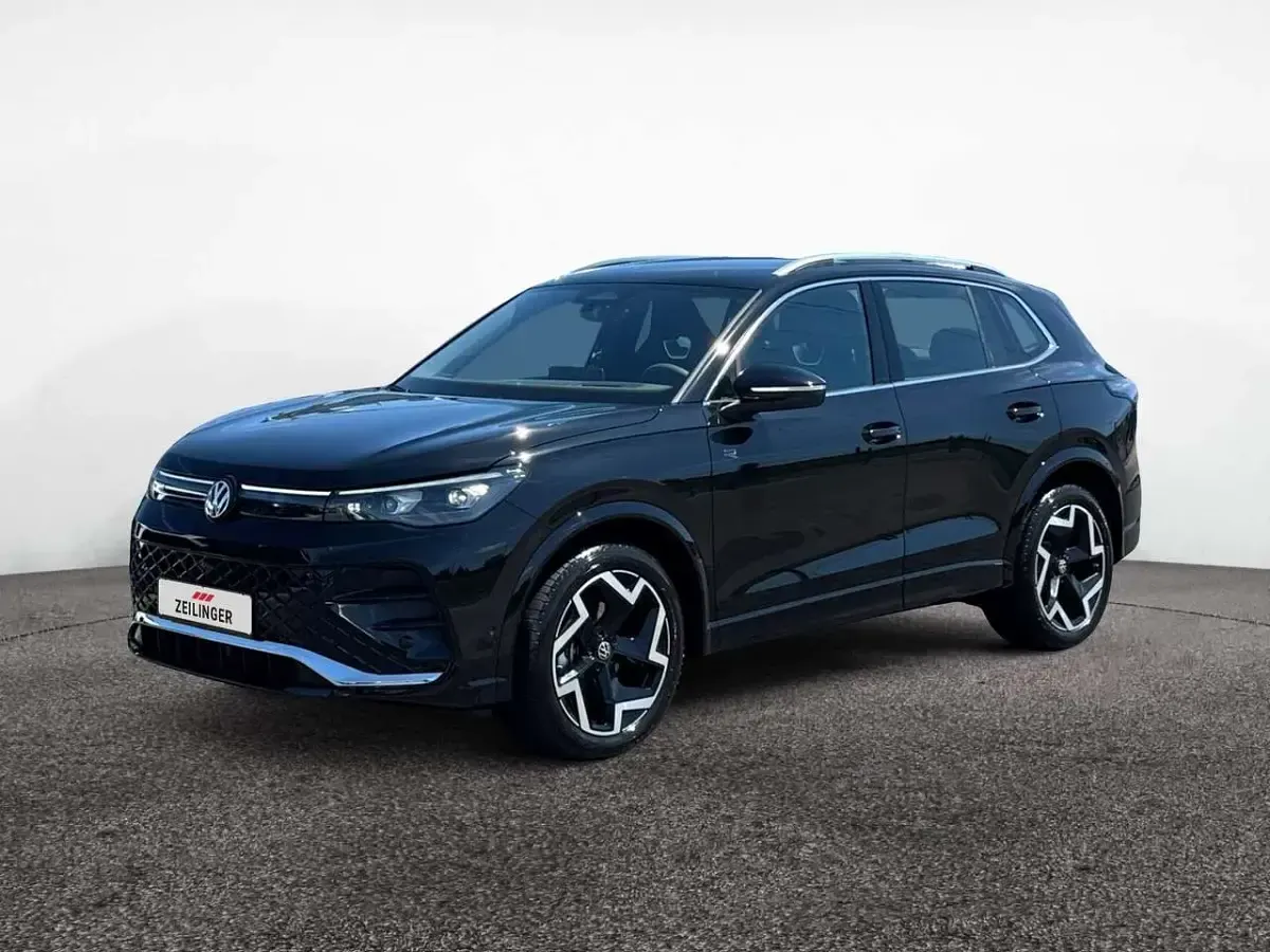 Neu VW Tiguan R-line 150 PS (110 kW) 2026 Grenadillschwarz SUV