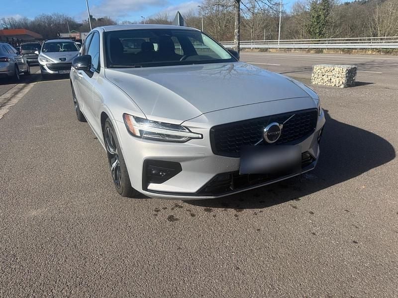 Gebraucht Volvo S60 250 PS (183 kW) 2024 Silber Limousine