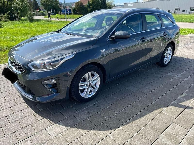 Grau Gebraucht 2020 Kia Ceed Sportswagon Vision Kombi | 16.300 € (Fairer Preis) - Bild 1/4