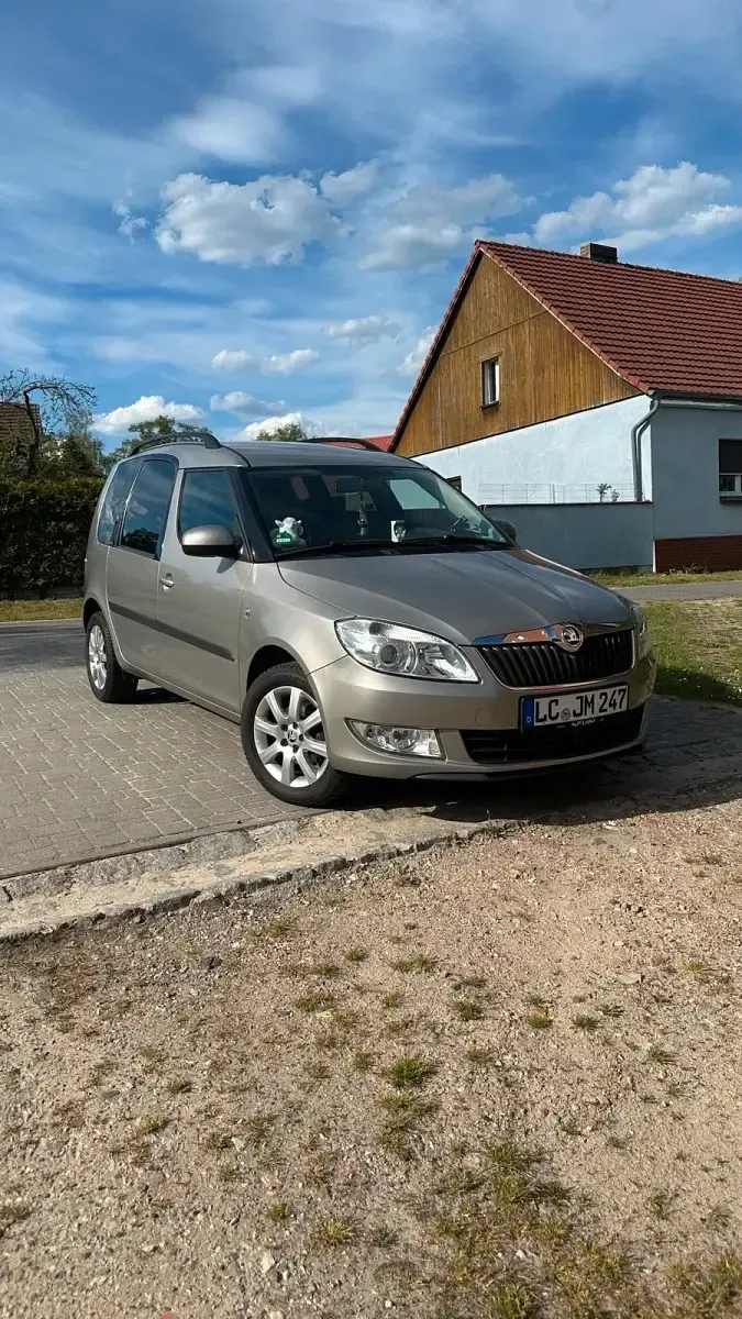 Gebraucht Skoda Roomster 85 PS (62 kW) 2013 Andere farben Van / Kleinbus