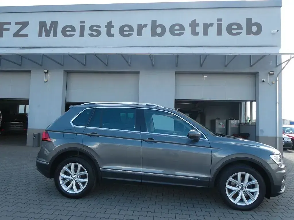 Używany VW Tiguan Highline 150 KM (110 kW) 2019 Szary SUV