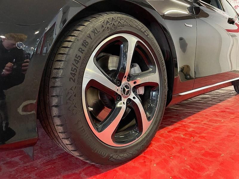 Gebraucht Mercedes E220 194 PS (142 kW) 2019 Schwarz Limousine