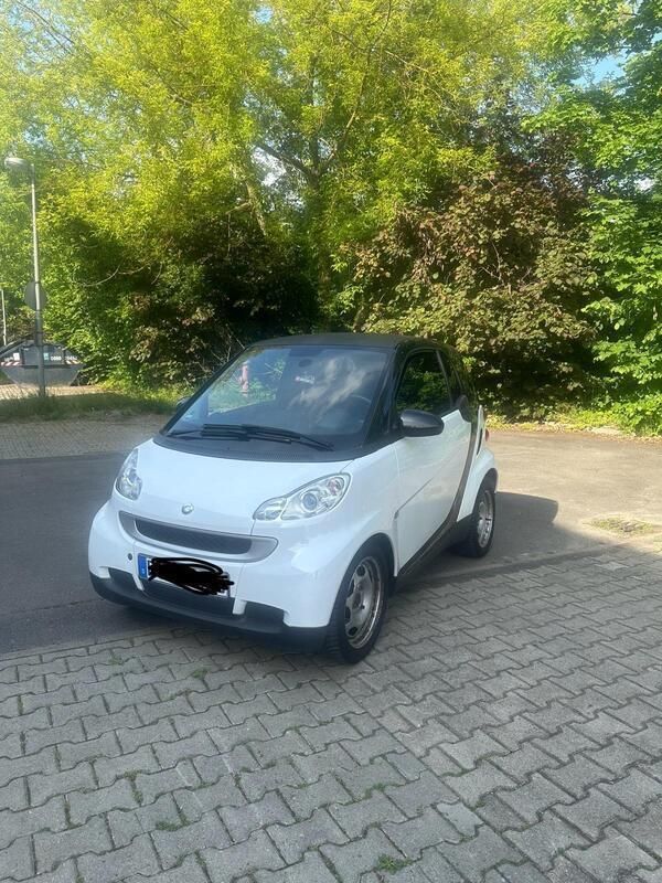 Weiß Gebraucht 2011 Smart ForTwo Coupé Kleinwagen | 4.100 € (Fairer Preis) - Bild 1/4