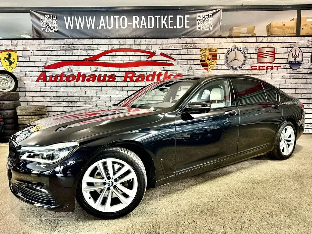 Gebraucht BMW 730L Shadowline 265 PS (194 kW) 2017 Schwarz Limousine