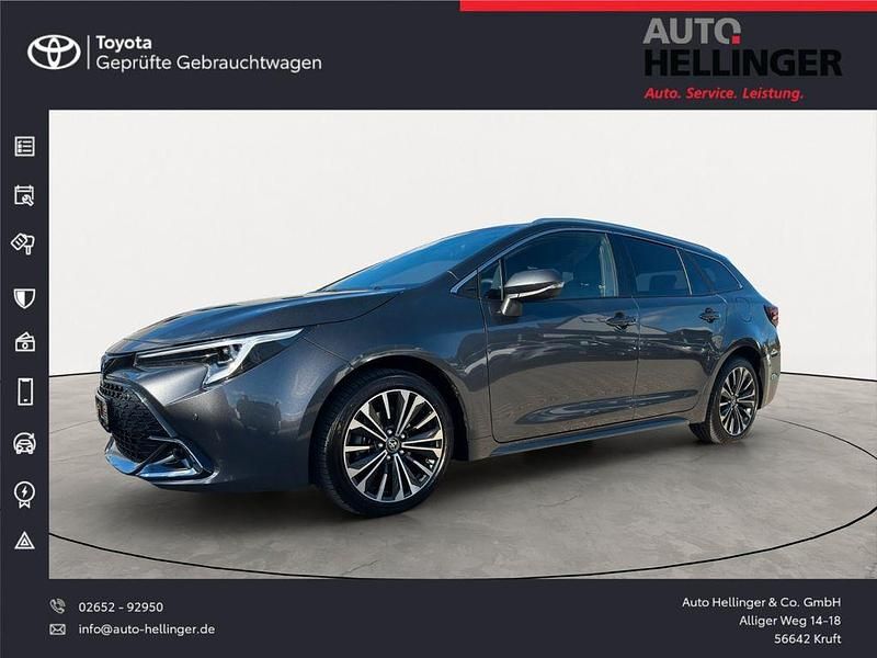 Grau Gebraucht 2024 Toyota Corolla Team Limousine | 27.490 € (Fairer Preis) - Bild 1/4